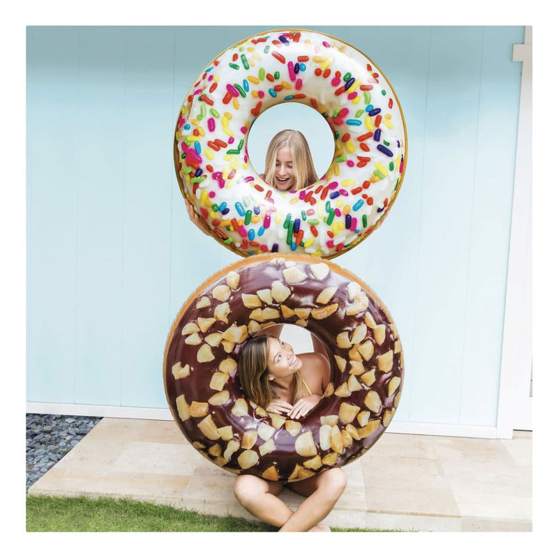 Dona inflable divertida para piscina y verano